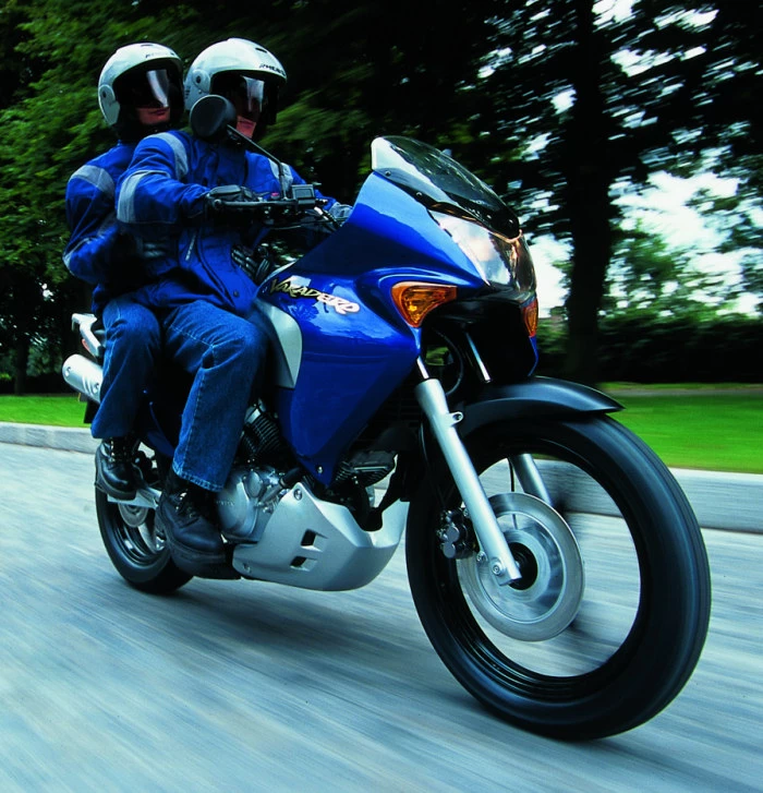 激レア　新品　HONDA VARADERO カウル3点セット　ブルー Honda 125 VARADERO XLV 2001 - Motorcycle specifications