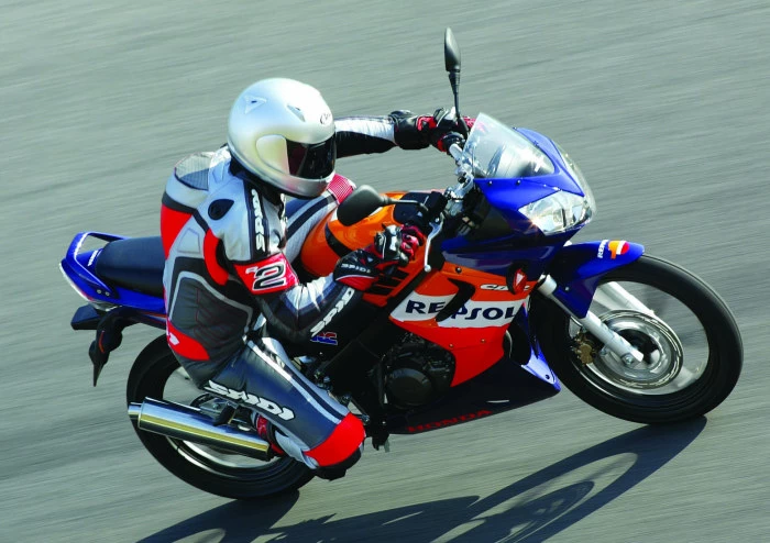 Honda CBR 125 R 2006 - Motorcycle specifications, reviews, photos