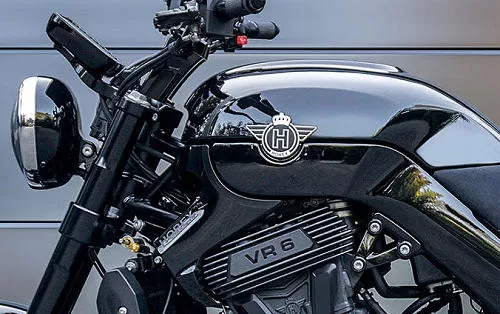 Profile photo of VR6 Raw 2019 in color not defined.
