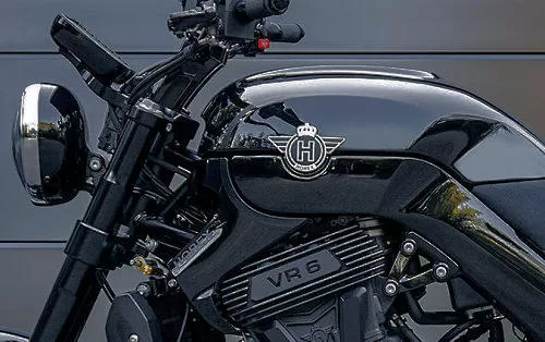 Profile photo of VR6 Raw 2019 in color not defined.
