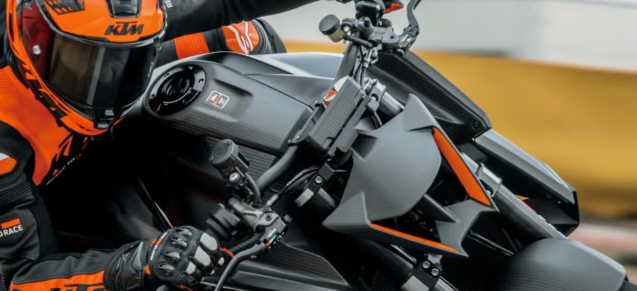 Superduke 1390 RR Track - Le roadster le plus extrême de KTM.