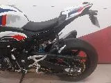 BMW M1000 R