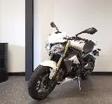 Triumph STREET TRIPLE 675