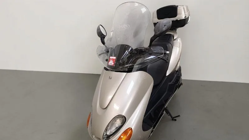 Mbk Plus Motobecane (MBK) SKYLINER S 2001 à 350€ sur PRESSIGNY LES PINS