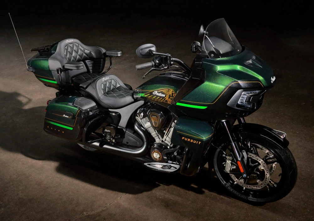 Indian 1830 Pursuit Elite 2025 - 9