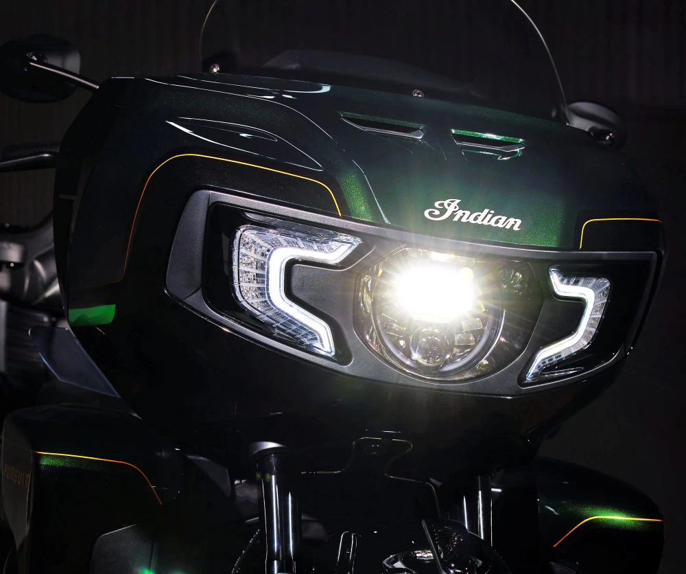 Indian 1830 Pursuit Elite 2025 - 6