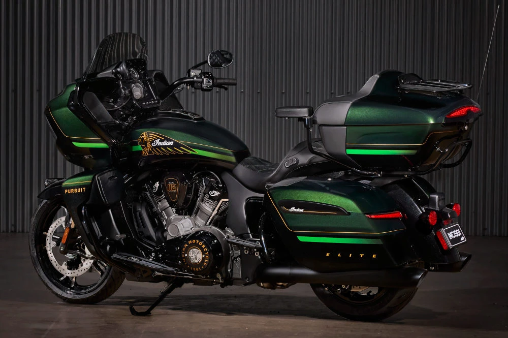 Indian 1830 Pursuit Elite 2025 - 1