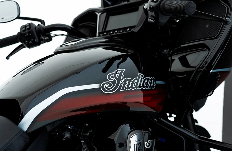 Indian 1830 Challenger Signature Series 2026 - 1