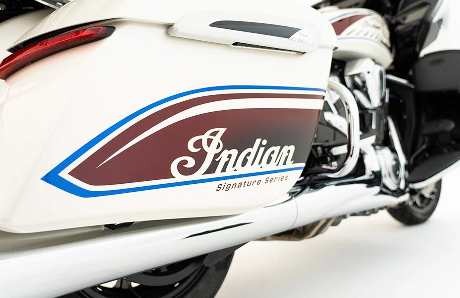 Indian 1830 Pursuit Signature Series 2026 - 1