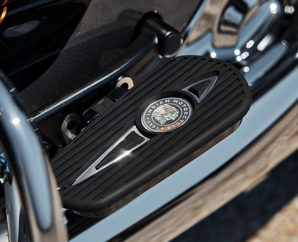 Indian 1890 Roadmaster Elite 2025 - 13