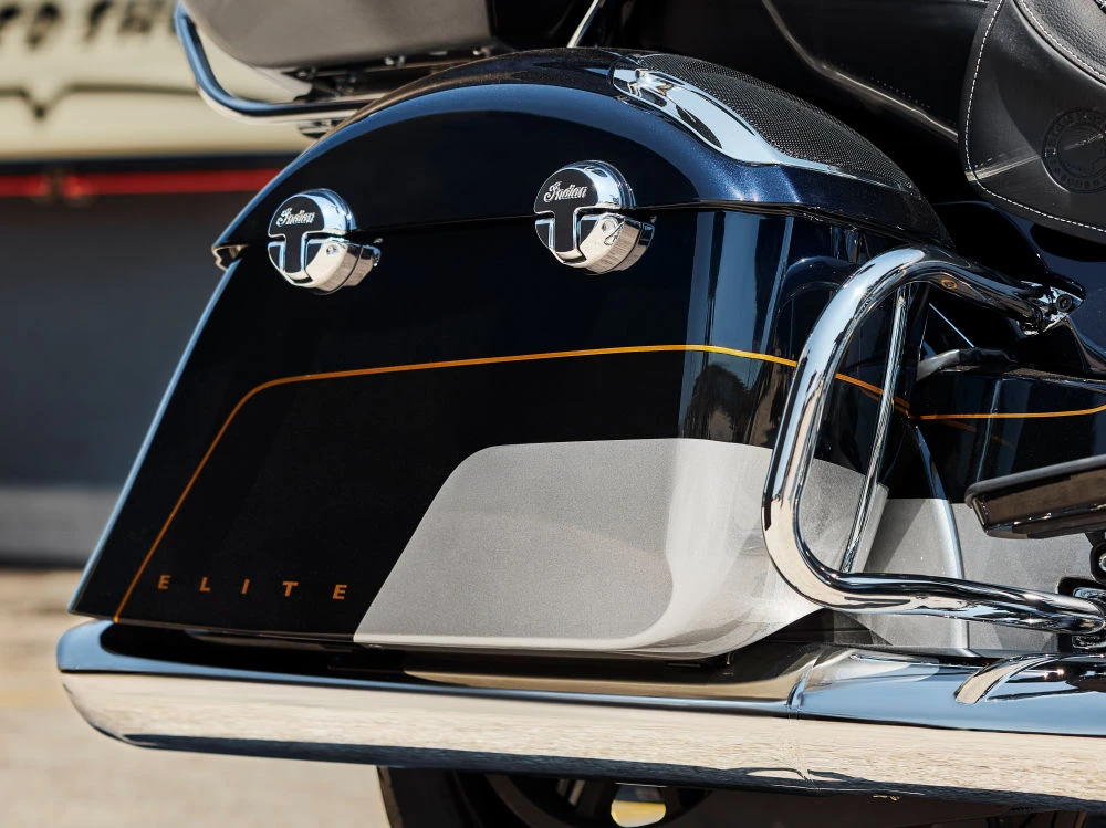Indian 1890 Roadmaster Elite 2025 - 11