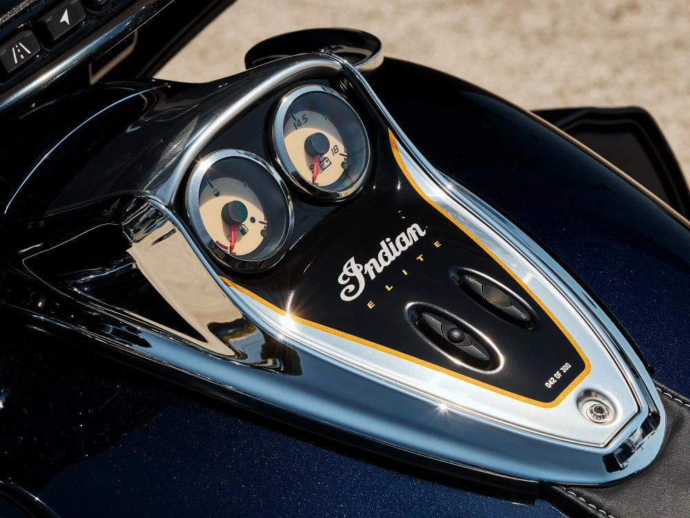 Indian 1890 Roadmaster Elite 2025 - 16