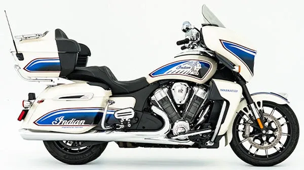 Foto de perfil del 1830 Roadmaster Signature Series 2026 en color blanco / azul.