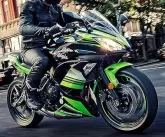 Moto Kawasaki Ninja 650 KRT Edition 2017