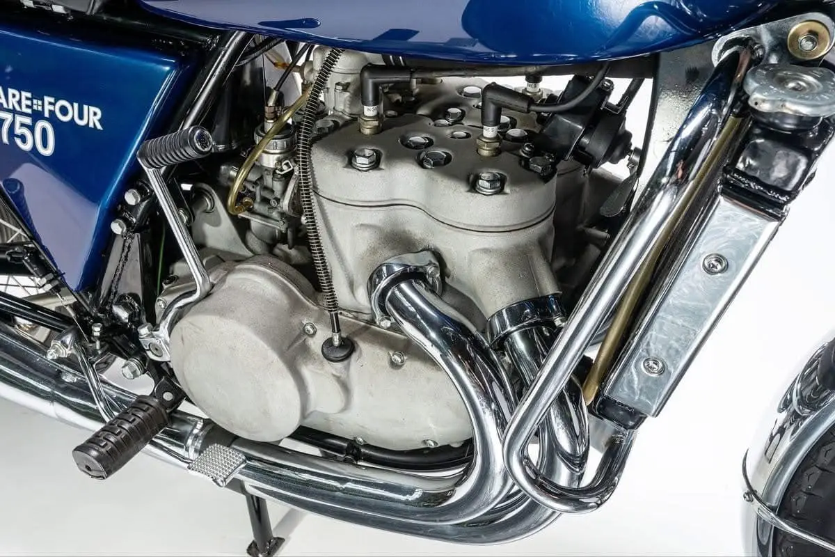 Kawasaki Square Four 750 1971 - 8