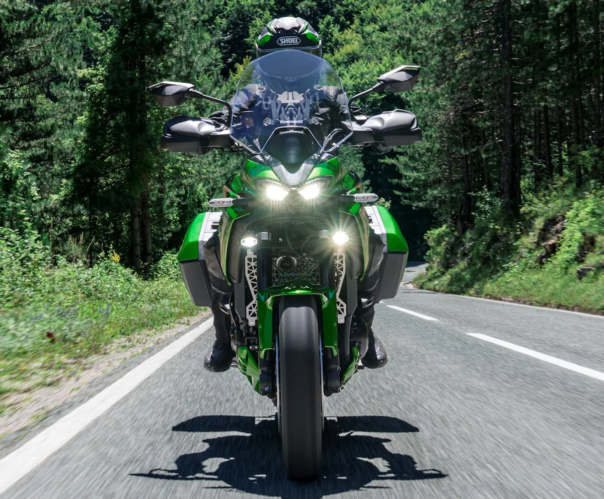 Kawasaki Versys 900 SE 2027 - 17