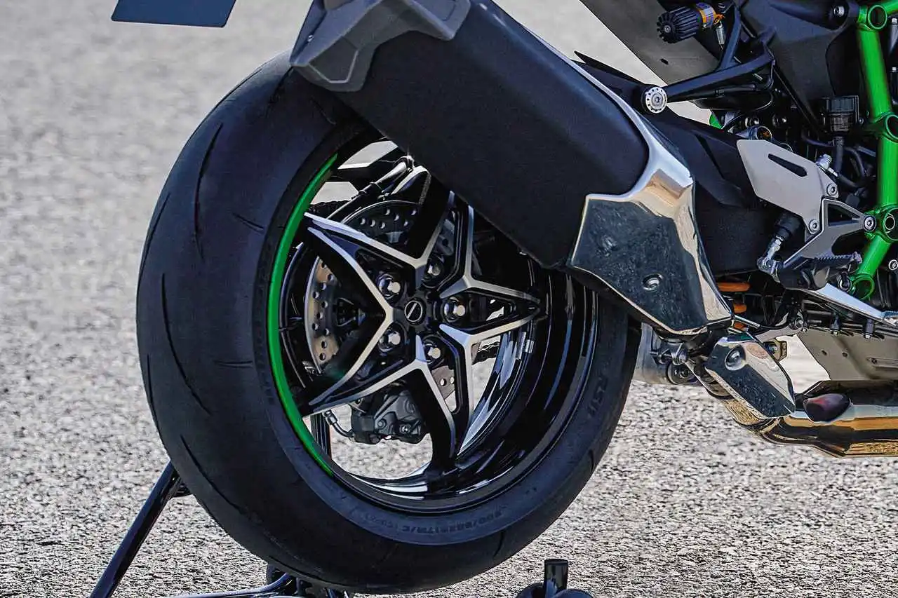 Kawasaki Ninja H2 Carbon 2027 - 5