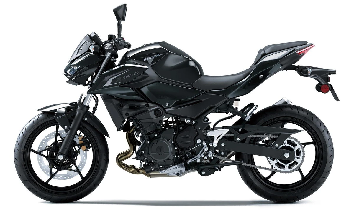 Une moto Kawasaki Z 500 noir de 2027.