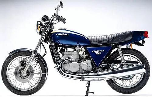 Foto de perfil del Square Four 750 1971 en color azul.