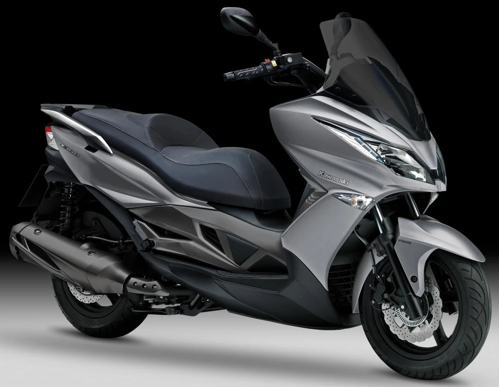 Foto de perfil del J300 2014 en color gris.