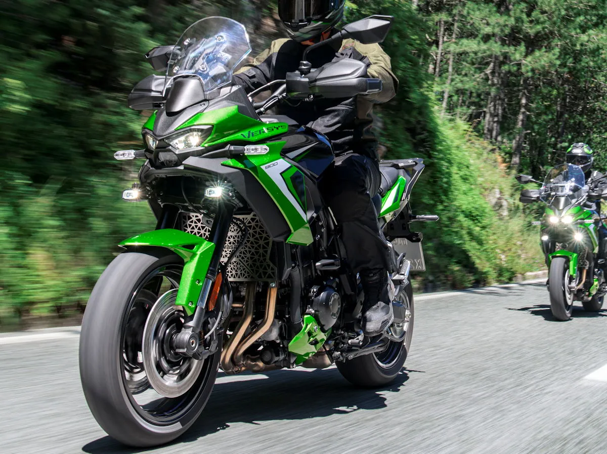 Kawasaki Versys 900 SE 2027 - 1