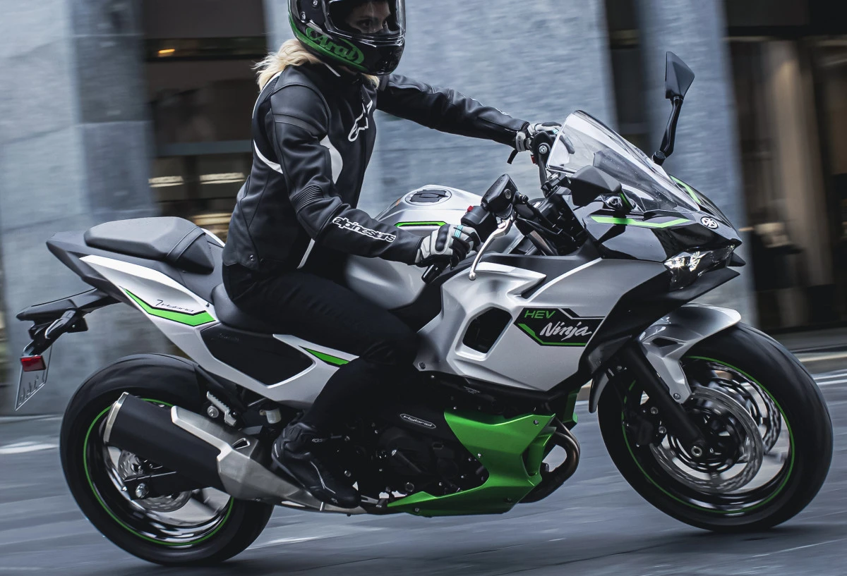 Kawasaki Ninja 7 Hybrid 2026 - Motorcycle specifications, reviews