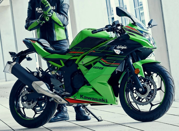 マジェ125 Kawasaki Ninja 125 2023 - Motorcycle specifications, reviews, photos