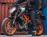 Motorcycle KTM 390 Duke 2021