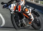 Motorcycle KTM 690 DUKE 2015