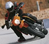Motorcycle KTM 950 SUPERMOTO 2005