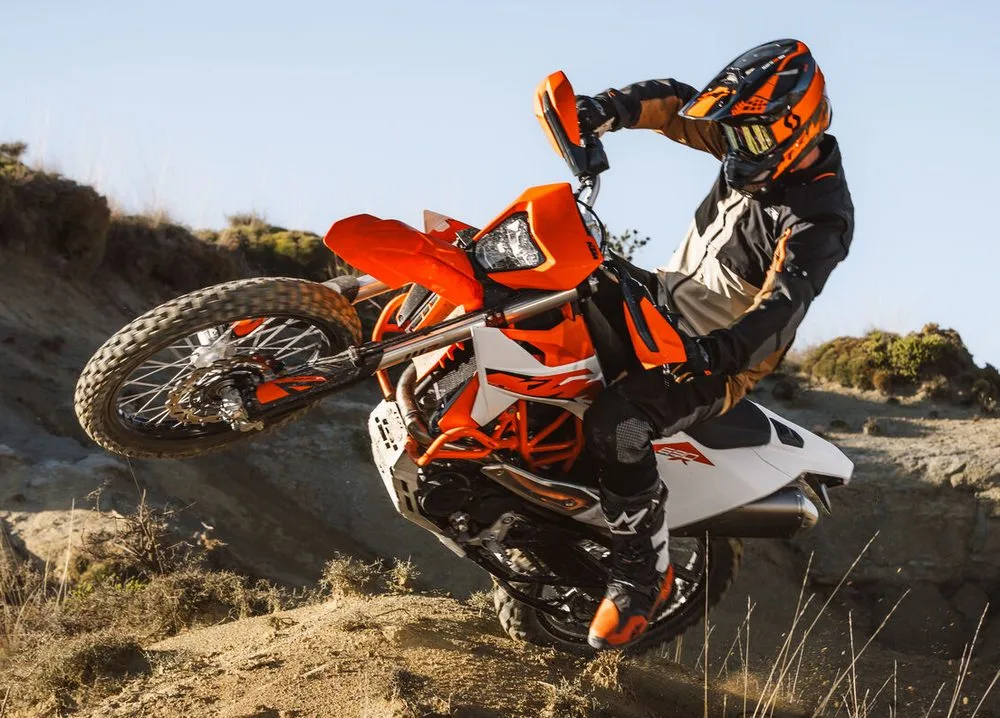KTM 690 Enduro R 2026 - 11