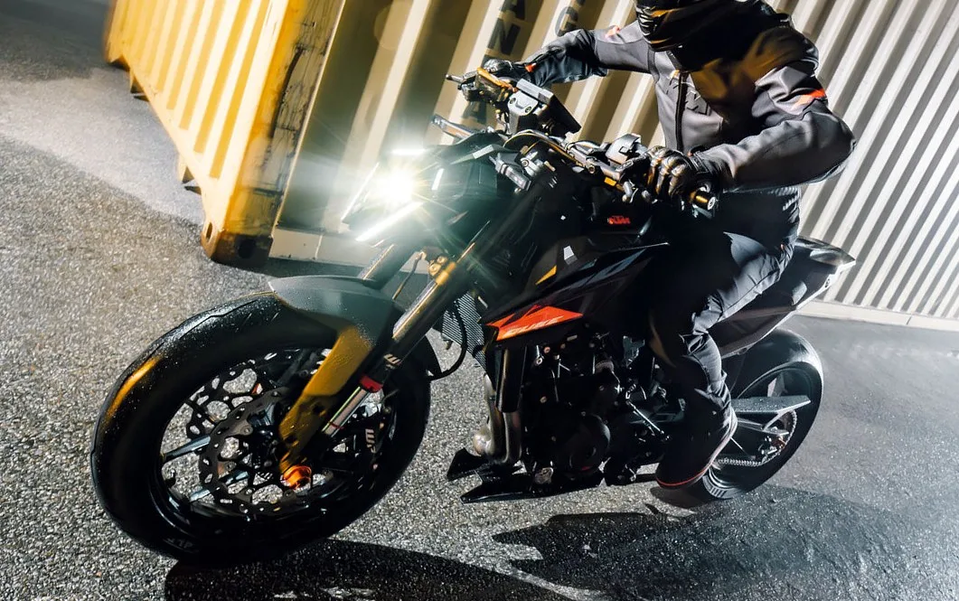 KTM 790 Duke 2027 - 7