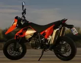 Moto KTM 690 SUPERMOTO 2010