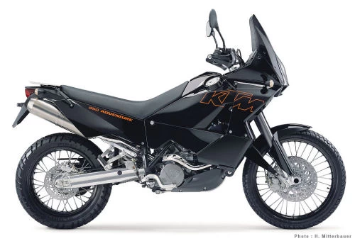 Photo de profil de la 950 Adventure 2004 en couleur non défini