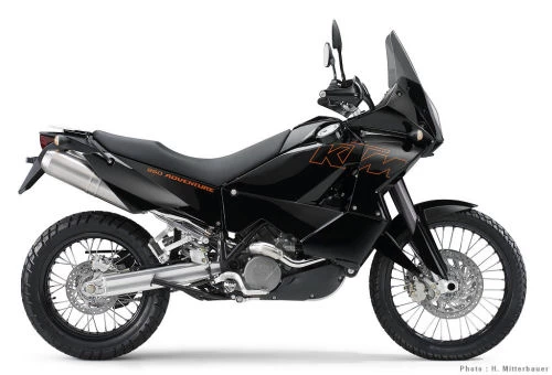 Photo de profil de la 950 Adventure 2005 en couleur non défini