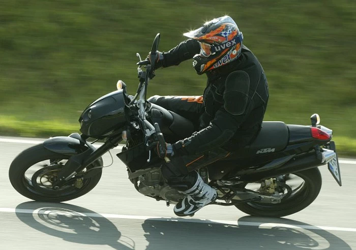 KTM 640 DUKE II 2003 - Motorcycle specifications, reviews, photos