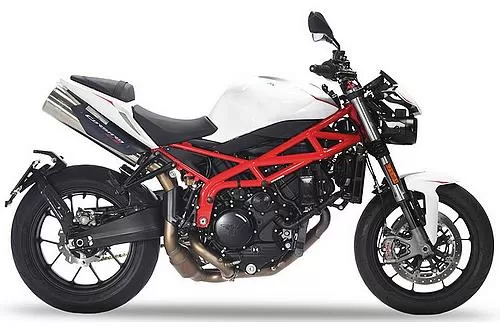 Profile photo of 1200 CORSARO ZZ 2021 in color not defined.
