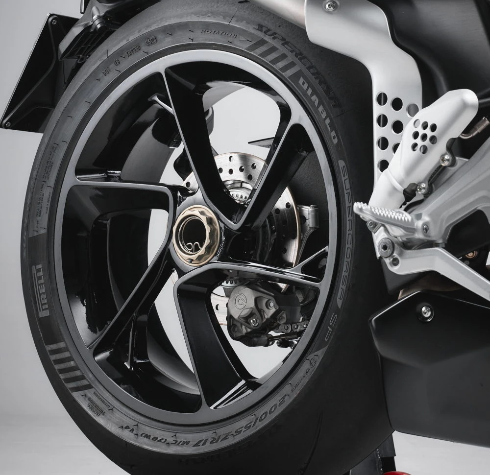 MV-Agusta 1000 Brutale Ottantesimo 2025 - 20