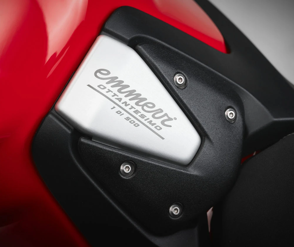 MV-Agusta 1000 Brutale Ottantesimo 2025 - 12