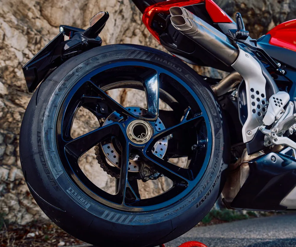MV-Agusta 1000 Brutale Ottantesimo 2025 - 10