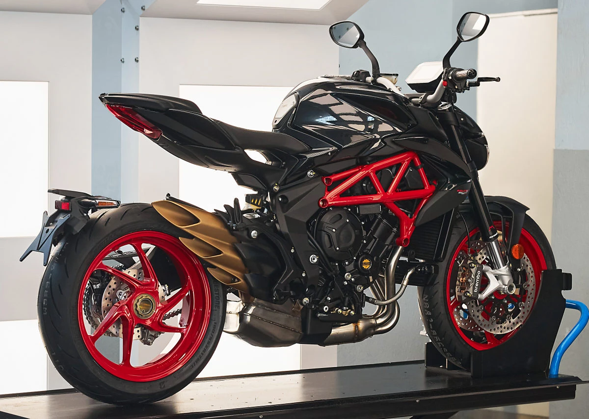 MV-Agusta 800 Brutale R 2026 - 14