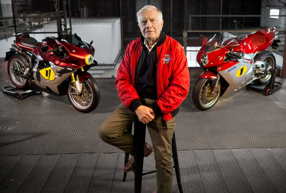 MV-Agusta Superveloce 1000 Ago 2025 - 12