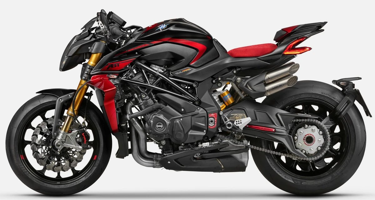 Vue du profil gauche d'une moto MV-Agusta 1000 Brutale série spéciale ABT