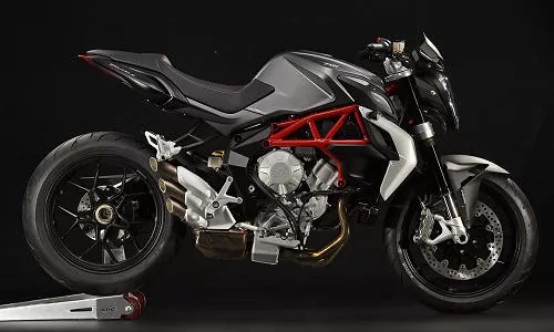 Foto de perfil del 800 BRUTALE 2015 en color indefinido.