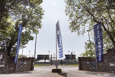Tourist Trophy 2016 - Le Village Metzeler vous accueille.