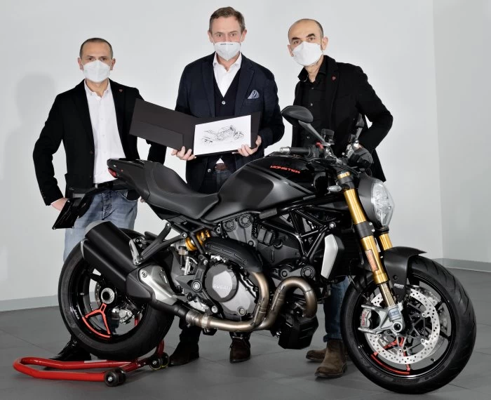 La 350000ème Monster - une 1200 S Black on Black