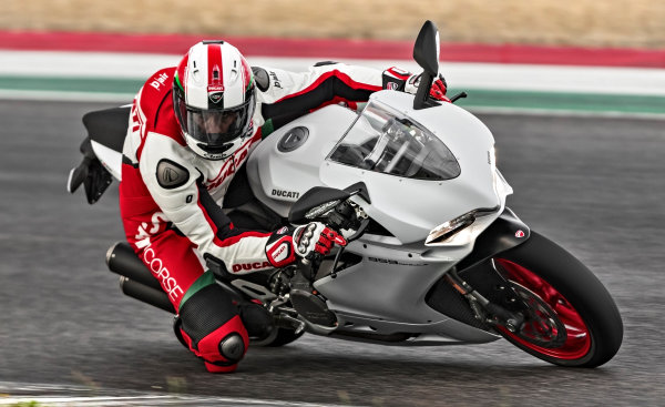 Découvrir la piste à l'italienne avec le Ducati Track Experience.