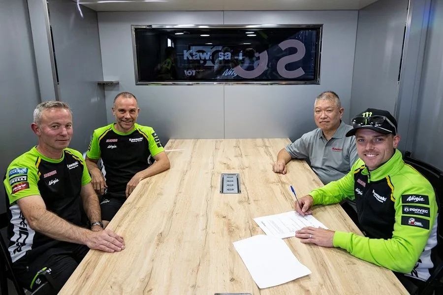Alex-Lowes-Kawasaki-2025-WorldSBK