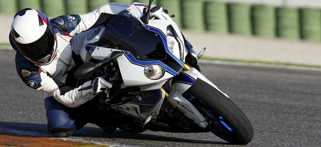 BMW Motorsport présente le BMW Motorrad Race Trophy.