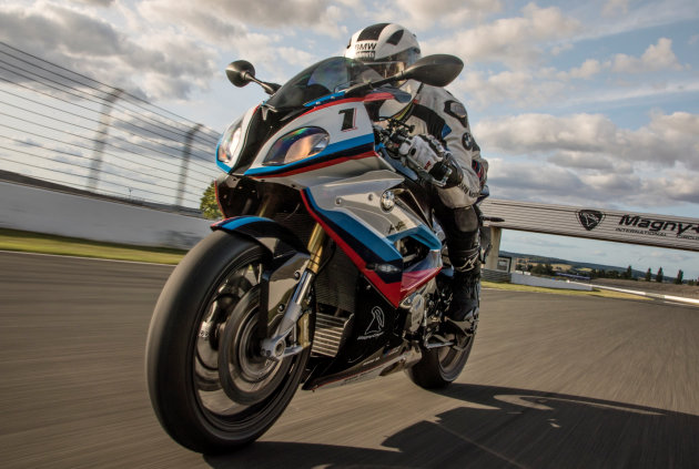 BMW lance ses Box Experience, pour une immersion racing plus forte.